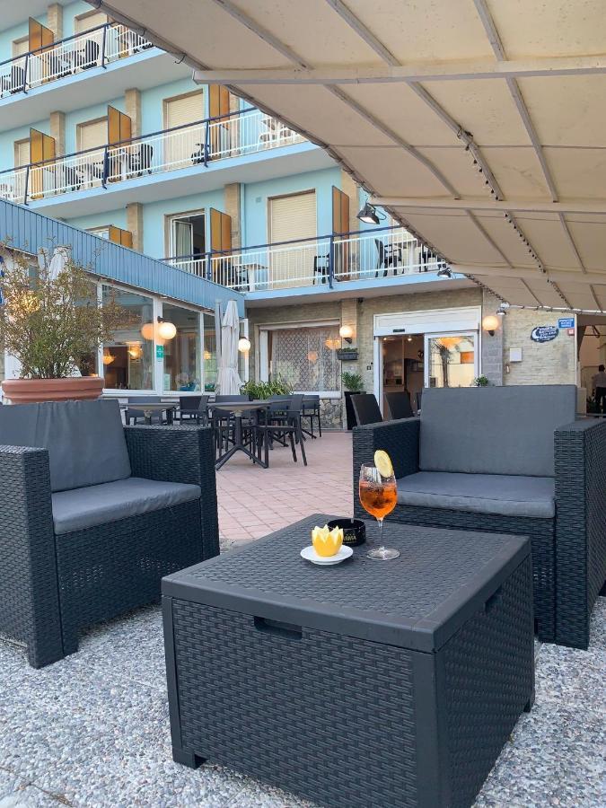 Hotel Svizzera Arma di Taggia Dış mekan fotoğraf