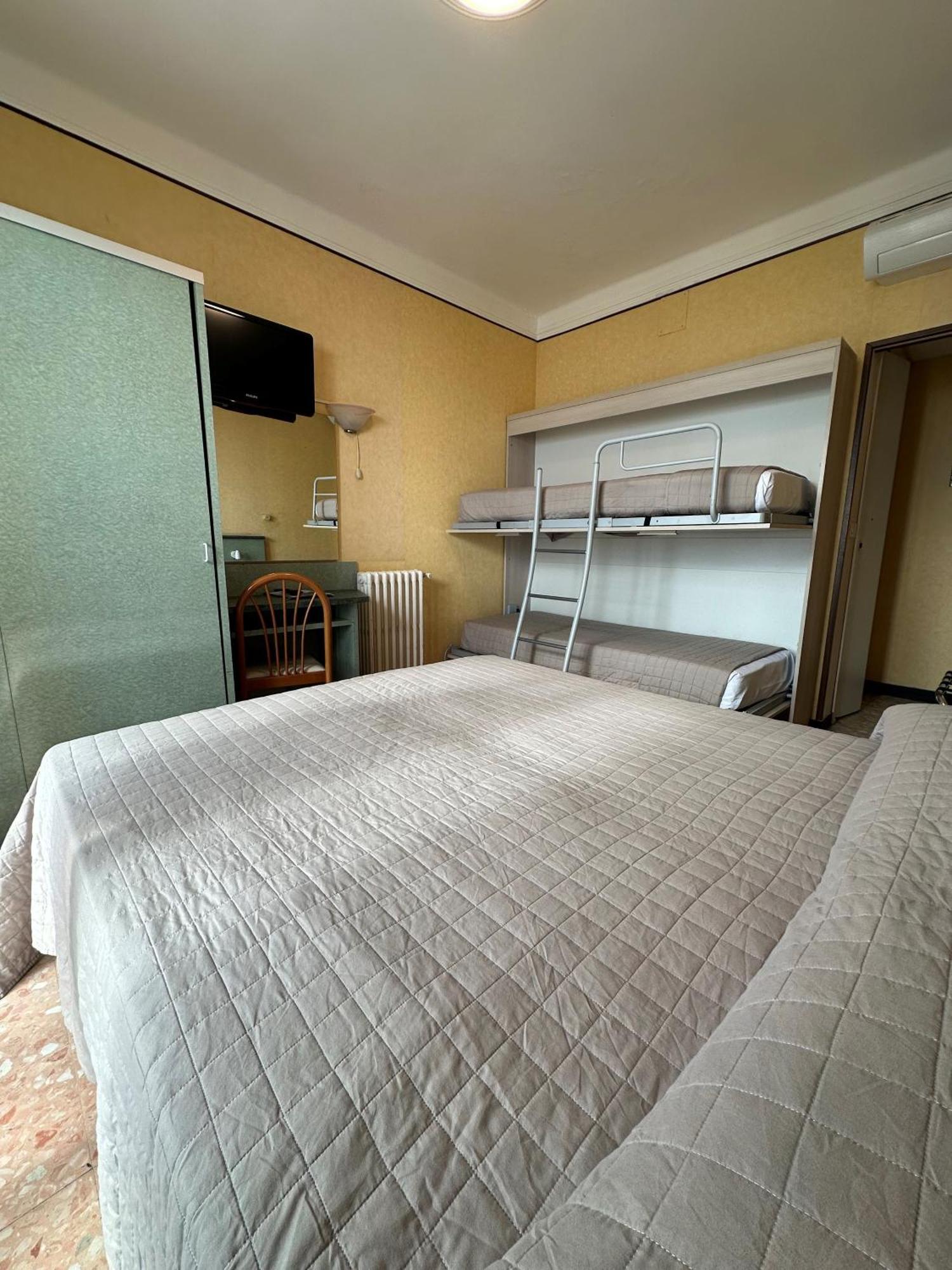 Hotel Svizzera Arma di Taggia Dış mekan fotoğraf