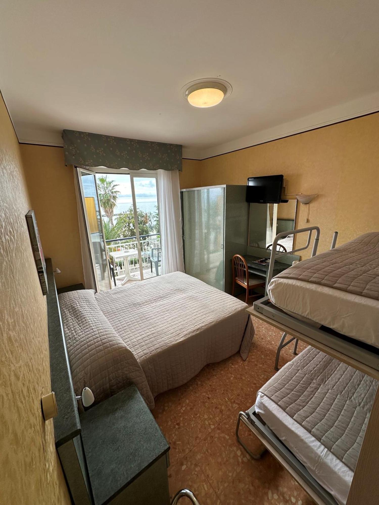 Hotel Svizzera Arma di Taggia Dış mekan fotoğraf
