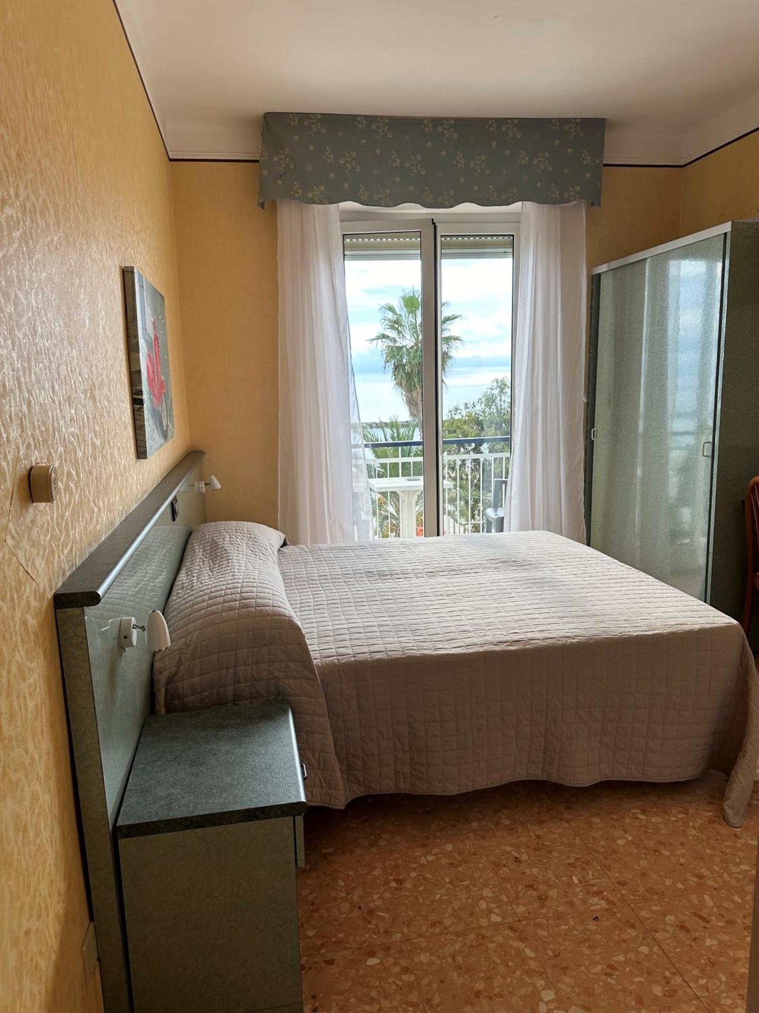 Hotel Svizzera Arma di Taggia Dış mekan fotoğraf